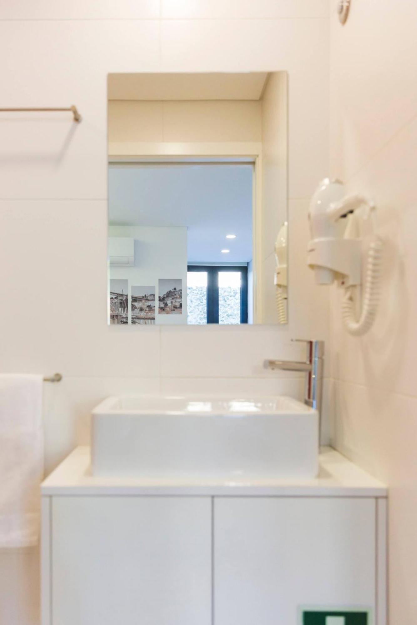 Aposentus - Your Home At Pinheiro'S Studio Porto Buitenkant foto